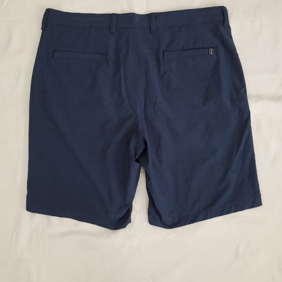 Men's Blue Variegated PGA Tour Shorts Size 38 Waist, Nice Condition! - Picture 2 of 9